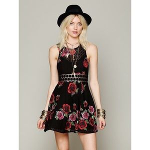 Like new free people fitted with daisies dress  4