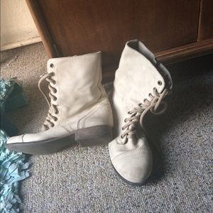 Steve Madden Shoes - Steve Madden White Leather Boots Steve Madden Shoes - Steve Madden White Leather Boots