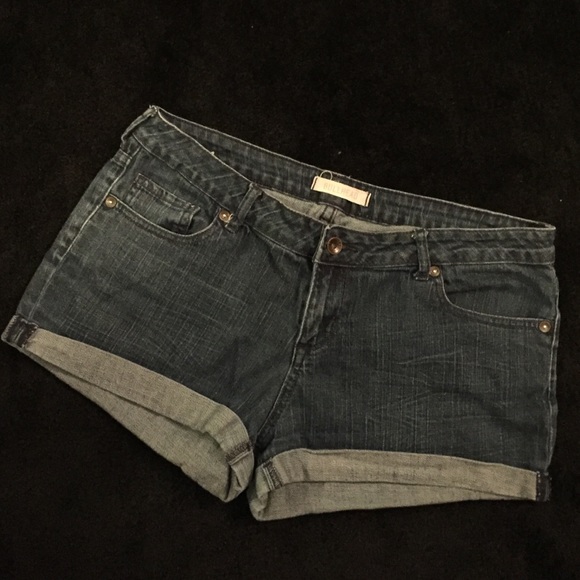 Bullhead PacSun Cuffed Denim Shorts Size 13!