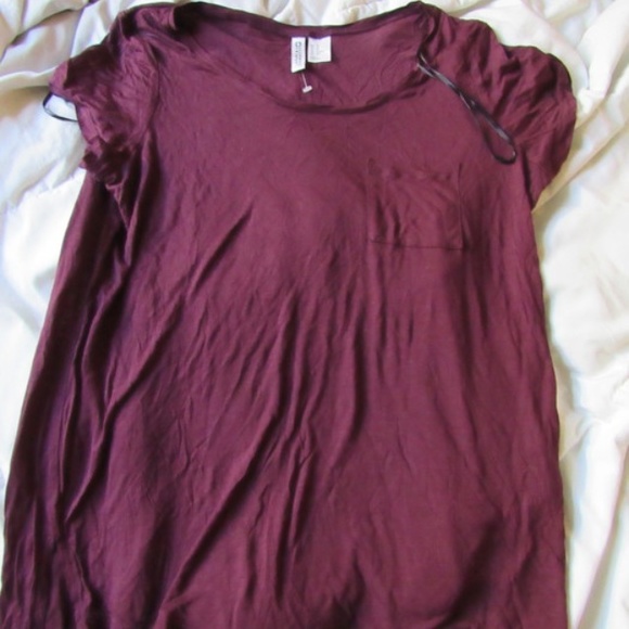 H&M Tops - H&M Basic Maroon tee