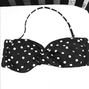 Black & white polka dot bikini top 👙
