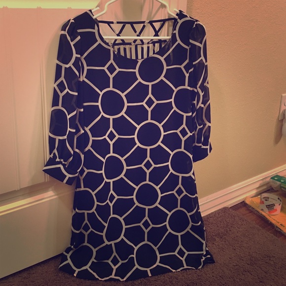 Black print quarter sleeve dress