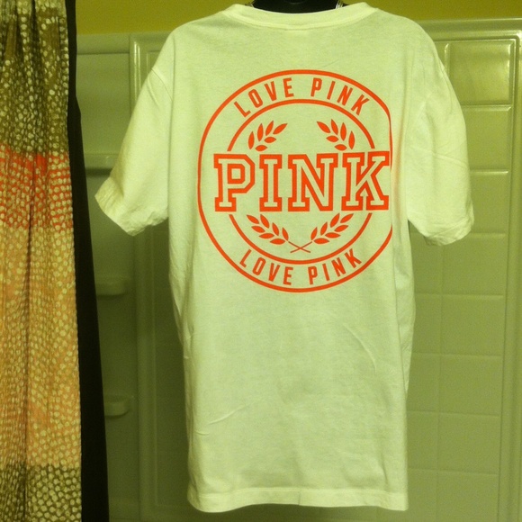 VS Pink campus tee