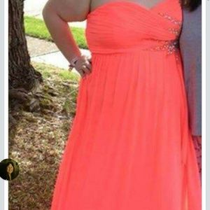 Plus size Strapless prom dress