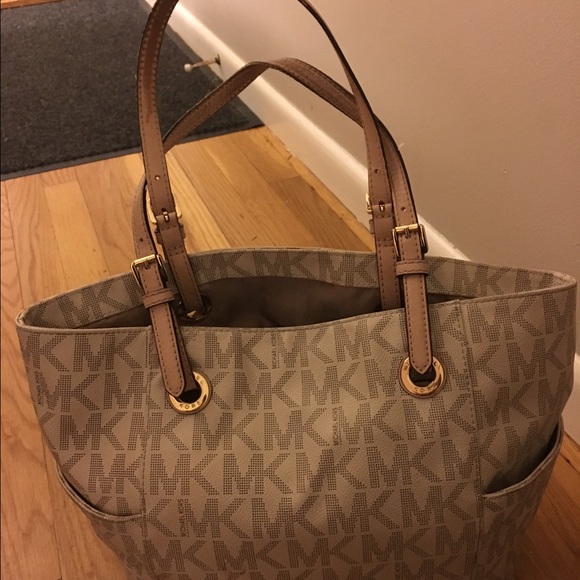 Michael Kors signature tote