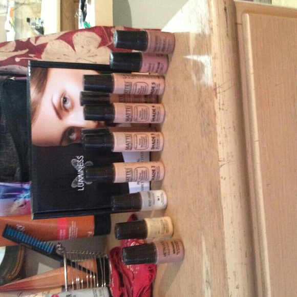 Luminess airbrush makeup system - Picture 2 of 4