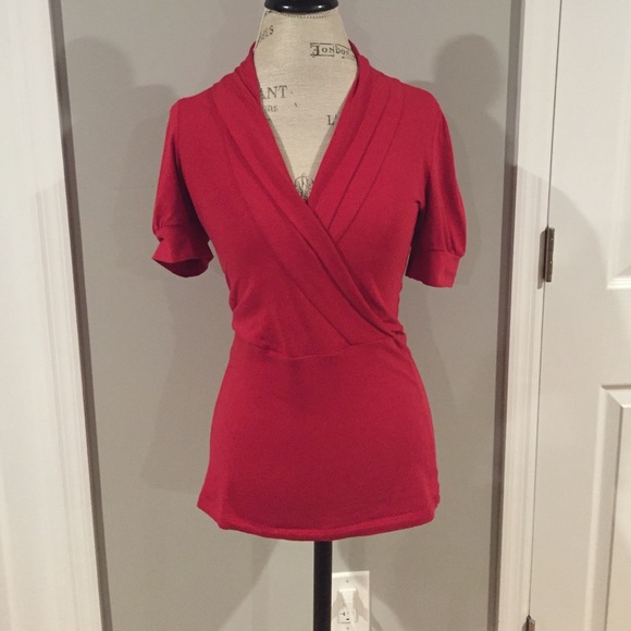 Theory red short sleeve top