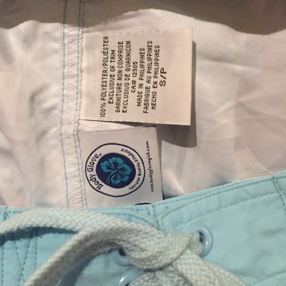 Shorts - Picture 3 of 3