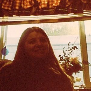 Meet your Posher, Debbie