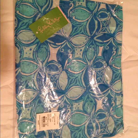 Riley Infinity Loop Scarf - Picture 2 of 2