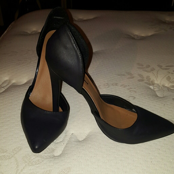 Black Michael Antonio pointed toe heels - Picture 1 of 3