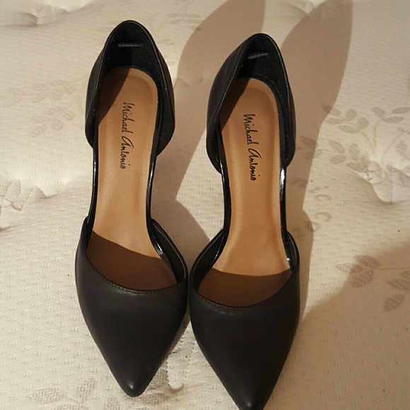 Black Michael Antonio pointed toe heels - Picture 2 of 3