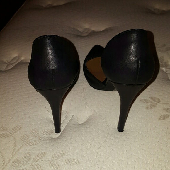 Black Michael Antonio pointed toe heels - Picture 3 of 3