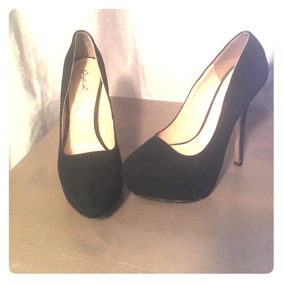 5.5 inch black faux suede platform shoe