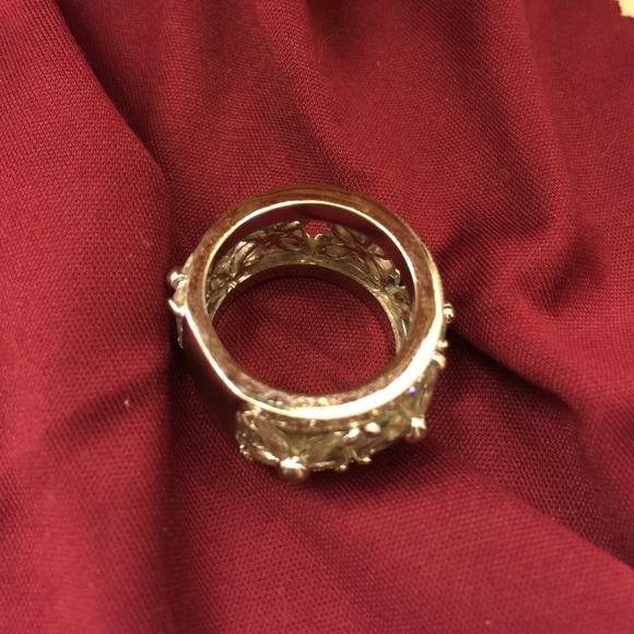 🌹🌹Gorgeous RING 🌹🌹 - Picture 3 of 4