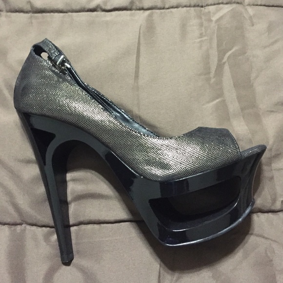 Jessica Simpson Heels - Picture 3 of 3