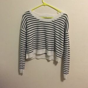 Long sleeve cropped sweater