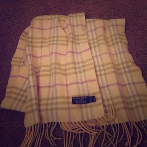 3 hr sale!Burberry cashmere scarf