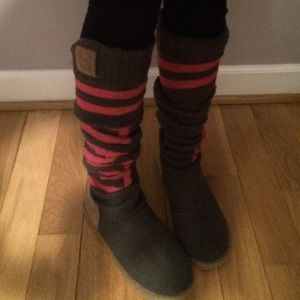 Super rare VS LOVE PINK slipper boots!!