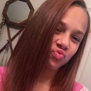 Meet your Posher, Desiree