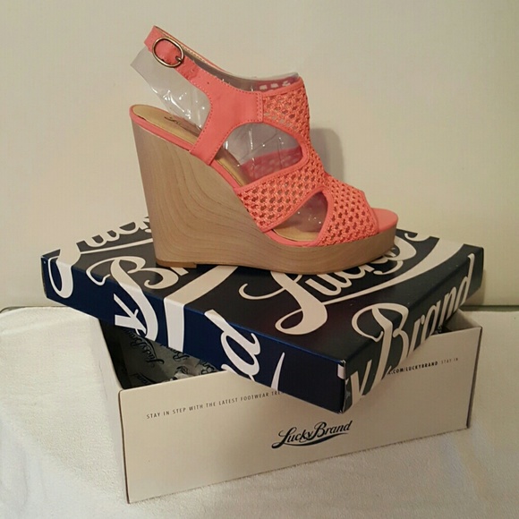 Lucky Brand coral wedges
