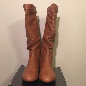 Knee-High Hyland Boots / 10