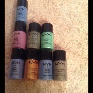 NYX EYESHADOW BUNDLE