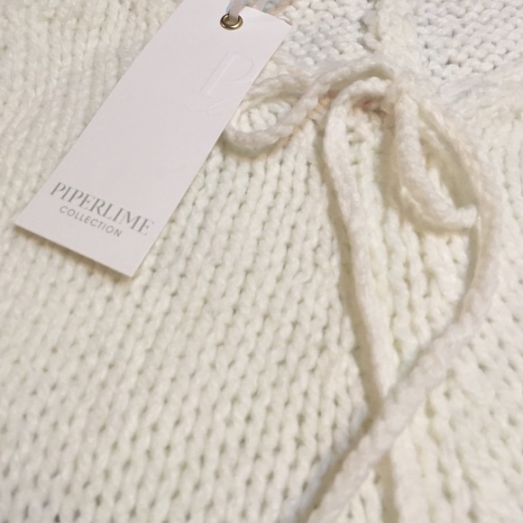 Piperlime sweater poncho - Picture 2 of 3