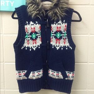 KNIT VEST WITH FUR COLLAR