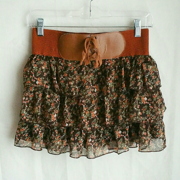 Deb Dresses & Skirts - Boho belted floral flouncy Prairie skater skirt
