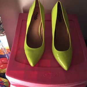 Lime Green Pump