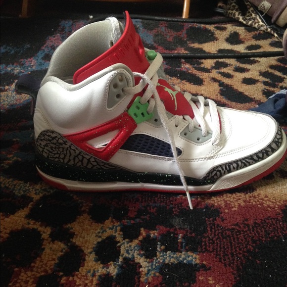 Jordan size 6 boys