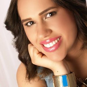 Meet your Posher, Yoely