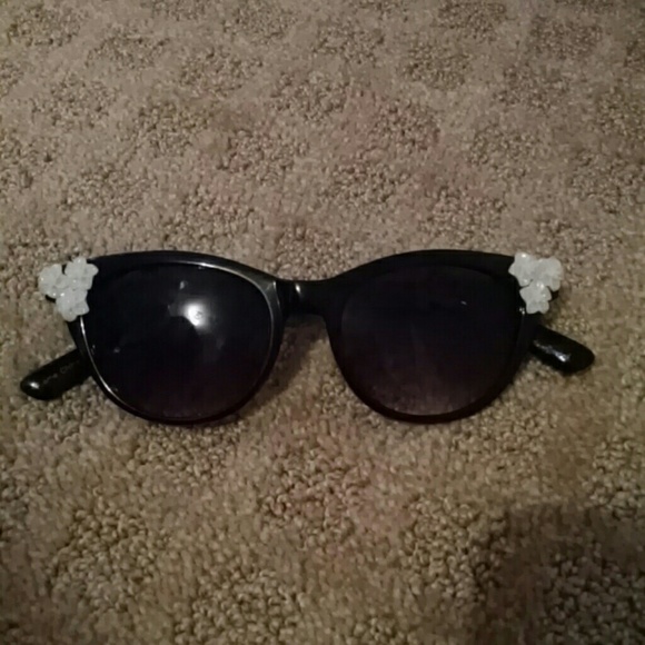 Designer sunglasses - Picture 1 of 1