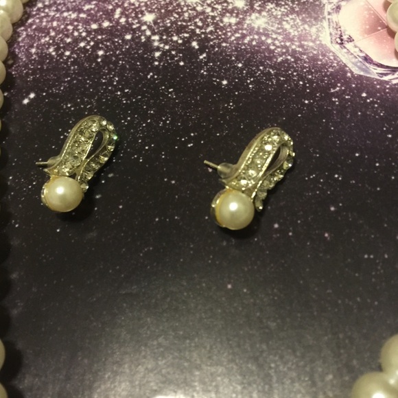 Necklace and earrings set - Picture 3 of 4