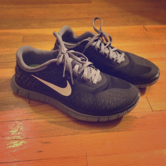 Nike FreeRun 4.0 Running Shoes- Size 8