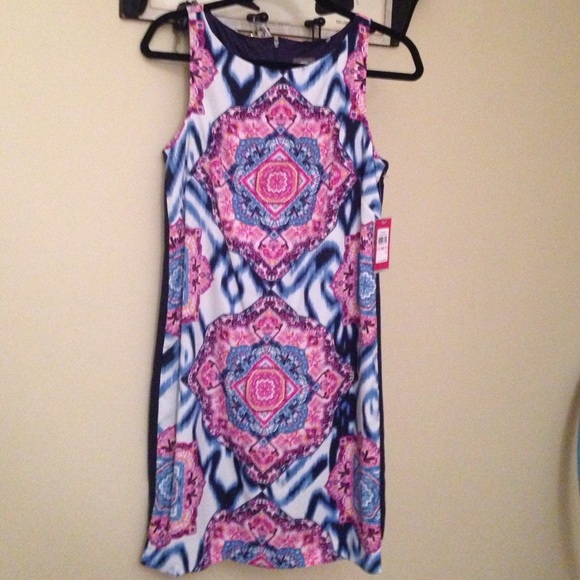 Gorgeous Vince Camuto!