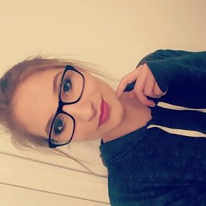 Meet your Posher, Karie