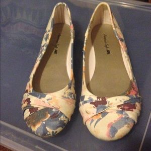 American eagle floral flats