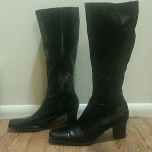 EVERYTHING MUST GO!!! New Boots Size 8