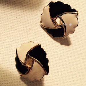 Black and white fashion earrings