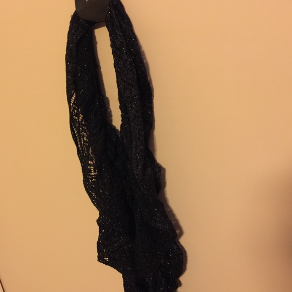 New black scrunch scarf