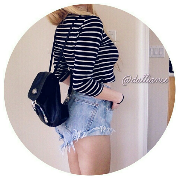 ❌ SOLD ❌ Brandy Melville May Top NWOT - Picture 3 of 4