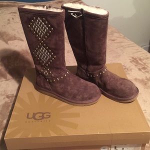 UGG Avondale Brown Boot size 8