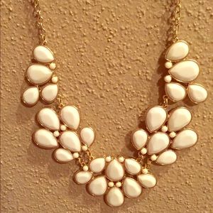 White statement necklace