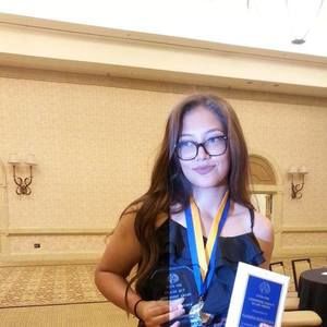 Meet your Posher, Yasmine