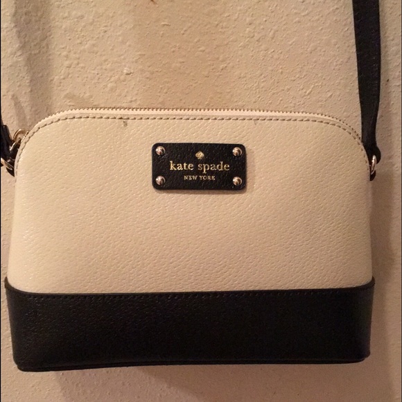 NEW KATE SPADE PURSE - Picture 1 of 2