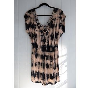 URBAN OUTFITTERS ROMPER