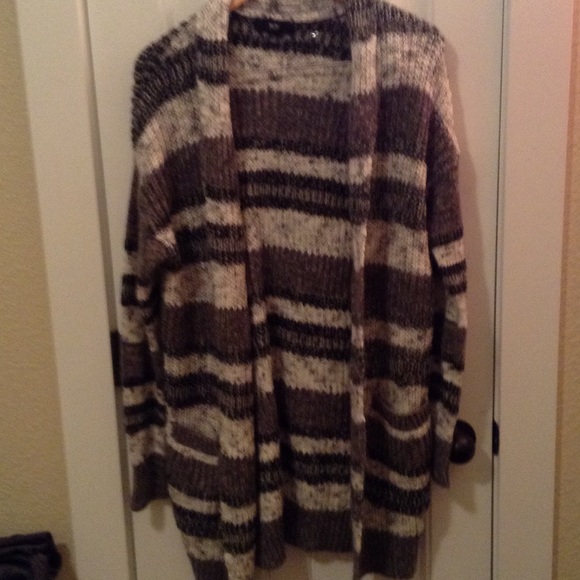 ✨SOLD✨Long Cardigan Sweater - Picture 1 of 2