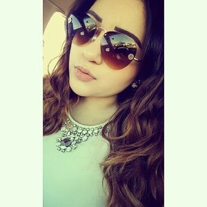 Meet your Posher, Reyna